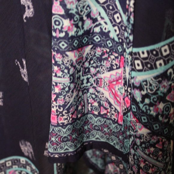 No Boundaries Sheer open front coverup- L/XL - Picture 4 of 6